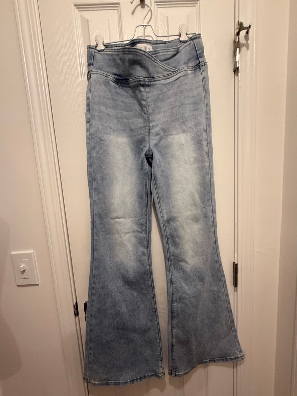 Risen crossover waste pull on Jean size 9 NWOT